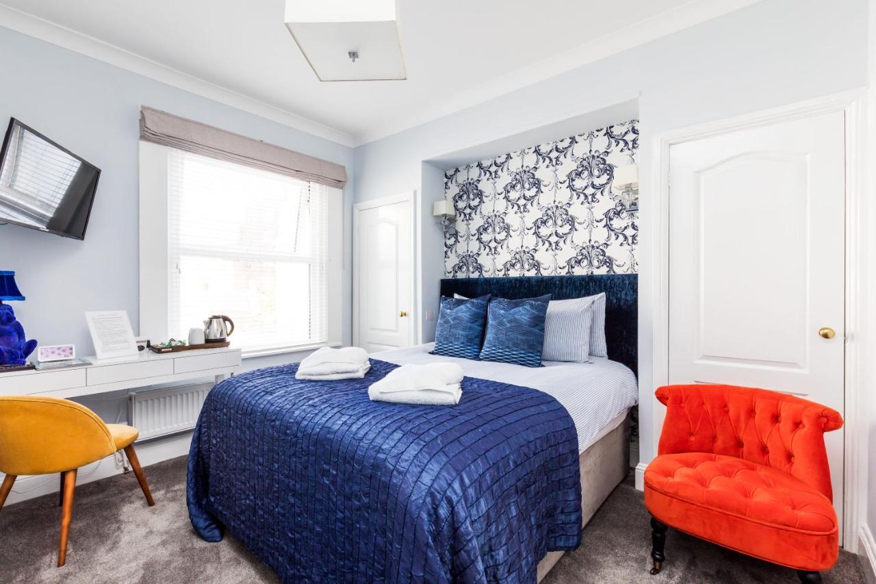 Guest house Ashbys & Hire Portsmouth