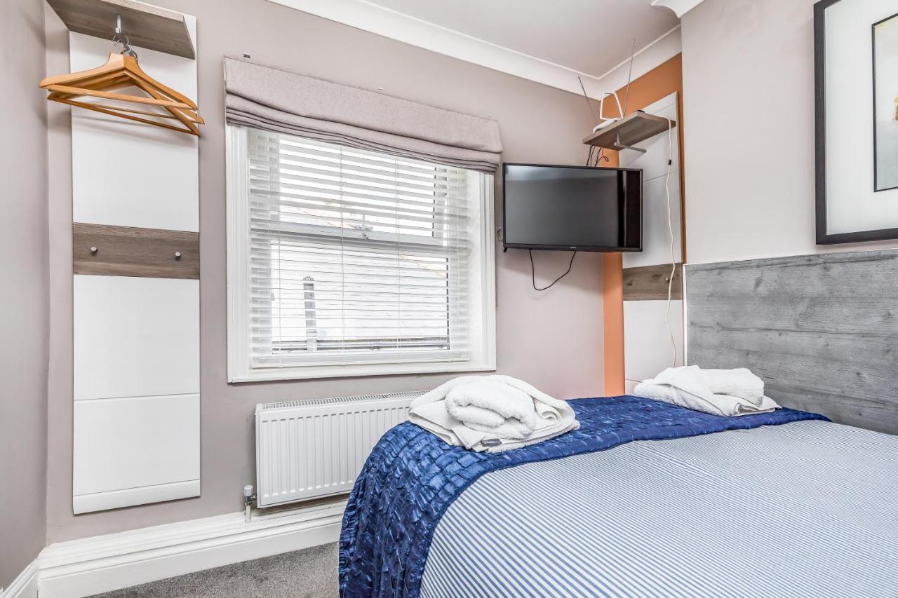 Ashbys & Hire 4* Portsmouth