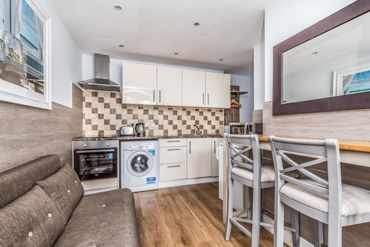 Guest house Ashbys & Hire