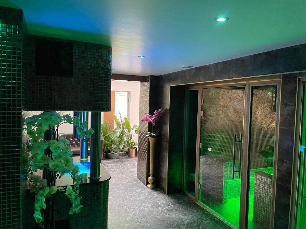 Ashbys & Hire Guest house 4*